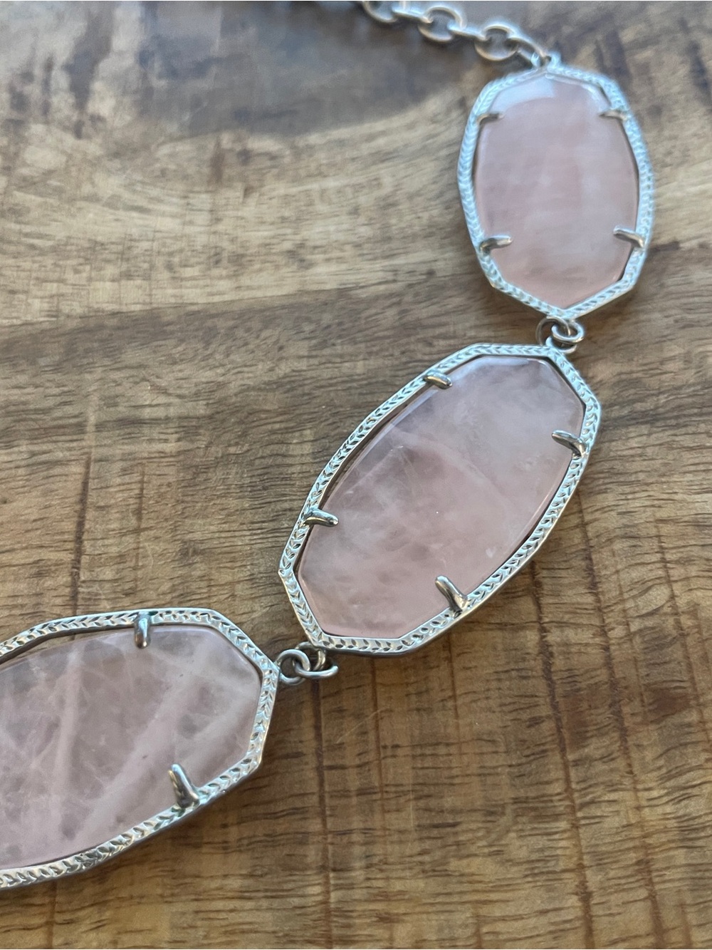 Kendra Scott statement necklace in light pink and silver - Picture 3 of 5